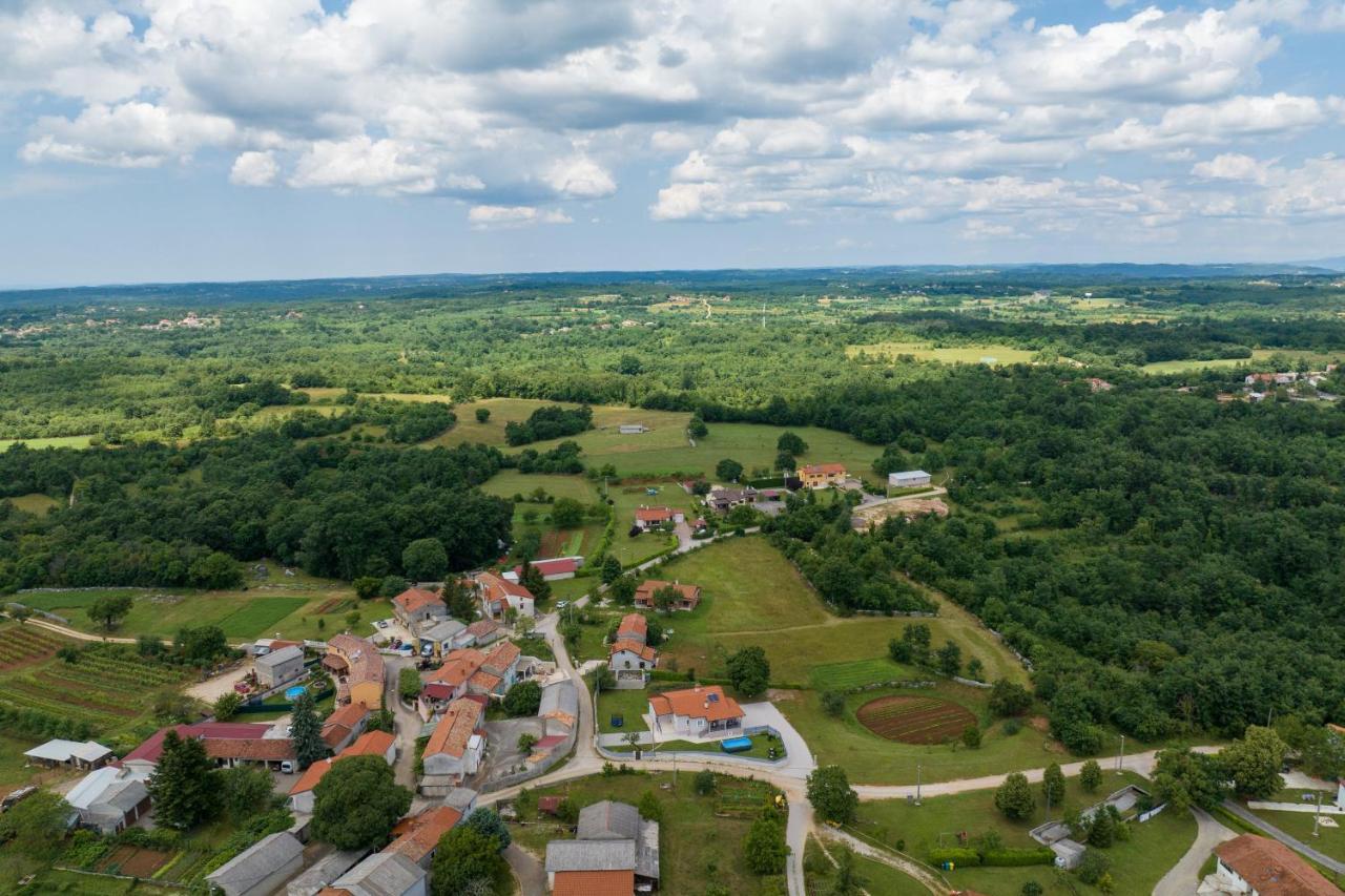 Holiday House Leana Pazin Kültér fotó